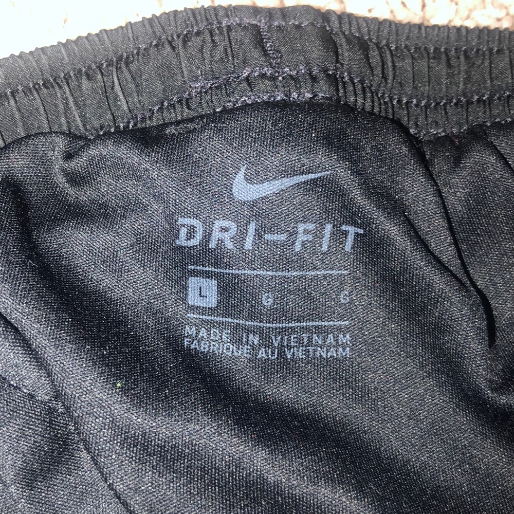 Nike Shorts - Picture 4 of 4